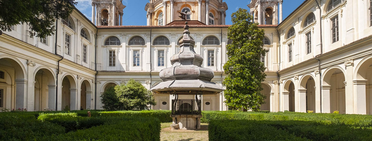 Il Chiostro, il Pozzo e la Cisterna